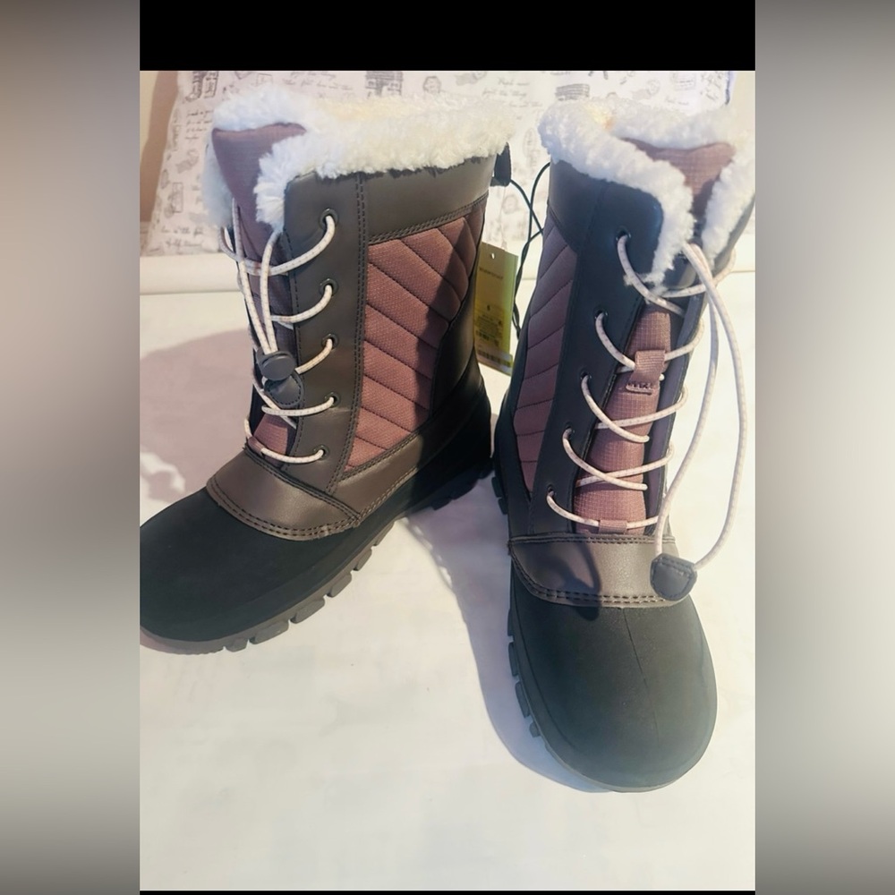 ~ All In Motion ~ NWT Thermal Boots Sz 6